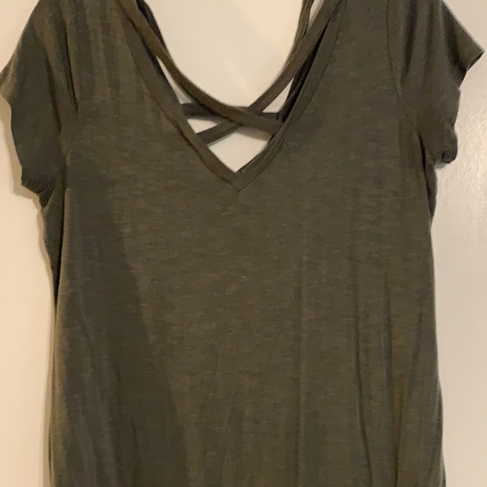 Jessica Simpson maternity shirt